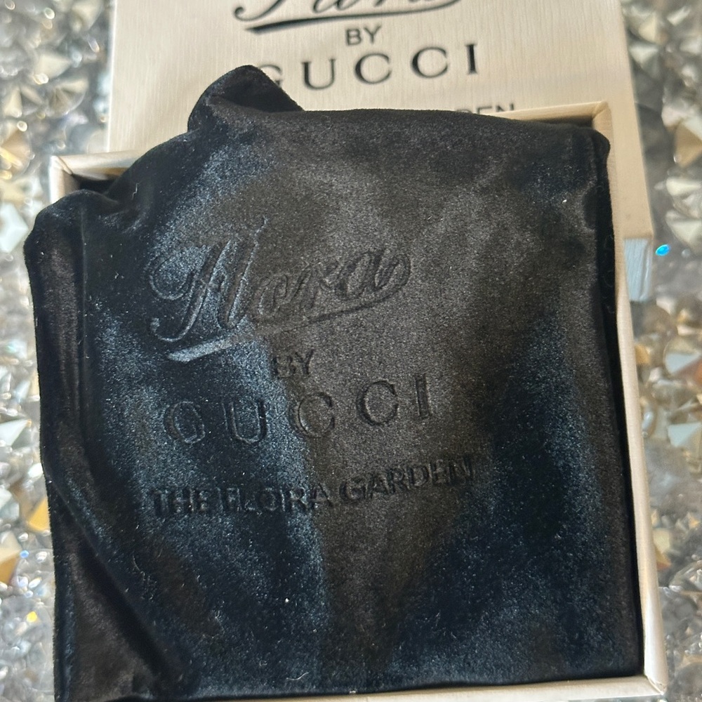 NIB Gucci Flora Garden Collection Double Magnifying Compact Mirror. - Picture 3 of 3
